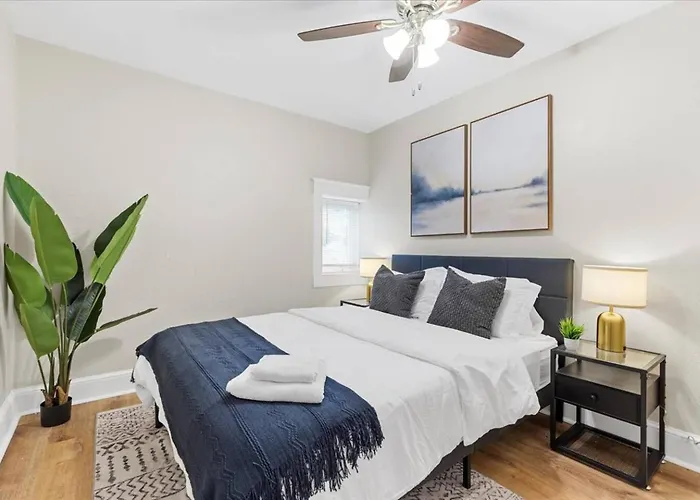Apartment Trendy 2br Close To Attractions