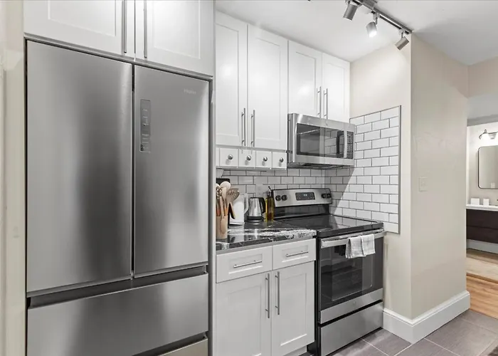 Trendy 2br Close To Attractions Apartment Pittsburgh