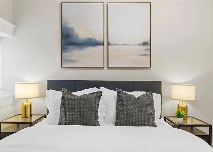 Trendy 2br Close To Attractions Pittsburgh