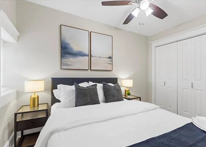 Trendy 2br Close To Attractions Pittsburgh